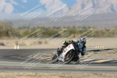 media/Dec-07-2025-CVMA (Sun) [[3e7d2de5dc]]/Race 18-Formula Twins-Formula 40 UL/